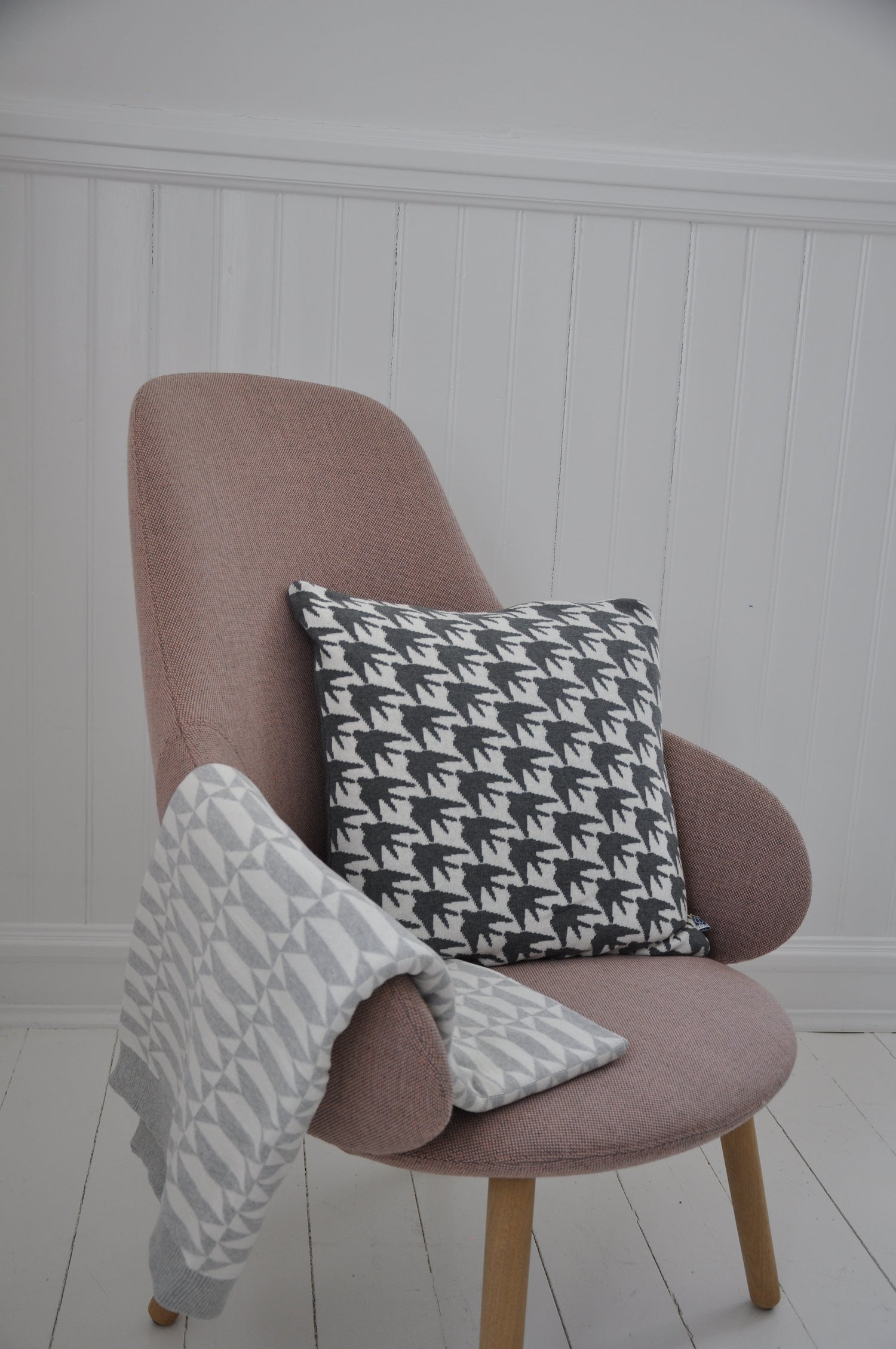 Andorinha, Pude 50 x 50 cm, Dark grey